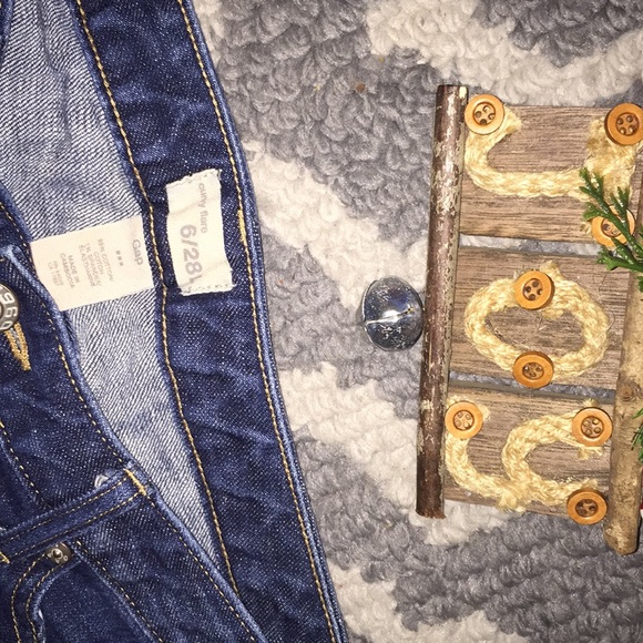 Gap Curvy Flare Size 6/28L - Picture 2 of 4